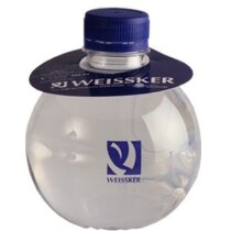 Botella de agua con collarín de papel