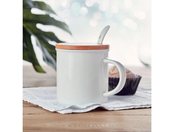 Tazas personalizadas cerámica con cuchara y tapa de bambú Kenya Blanco detalle 3