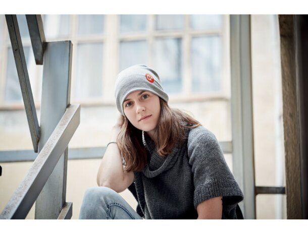 Gorros invierno unisex en suave poliéster elástico rPET Blanco/negro detalle 3