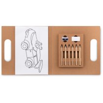 Carpeta beige con hojas ilustradas y lápices