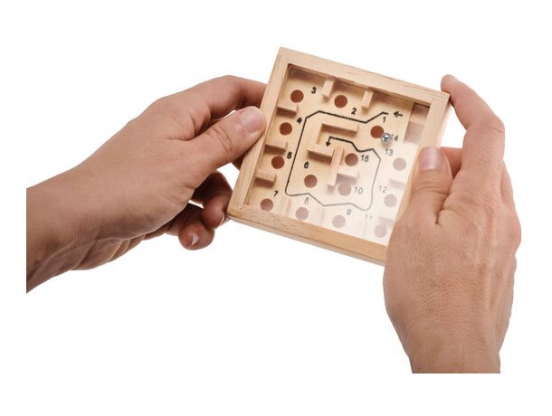 Laberinto Zuky madera pino natural con logo 9x9cm bola metal Madera detalle 3