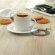 Taza de café con plato a juego de cerámica Paris Blanco detalle 2