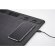 Alfombrilla ratón poliéster reciclado con cargador móvil 15 W Gris oscuro detalle 5