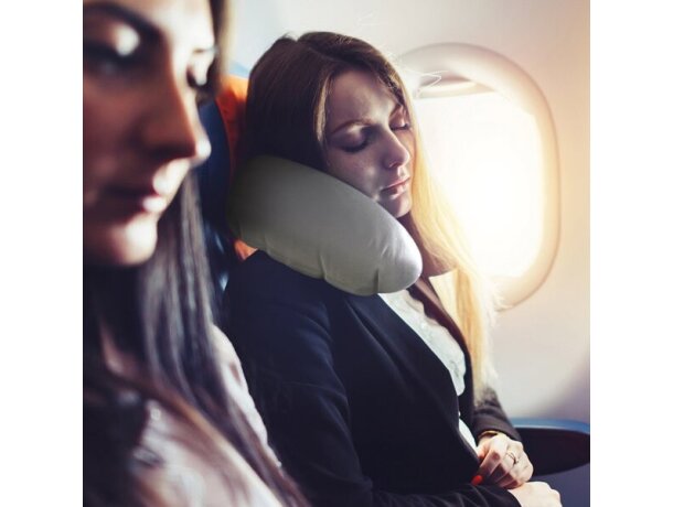 Set de viaje personalizada con almohada, antifaz, tapones y calcetines