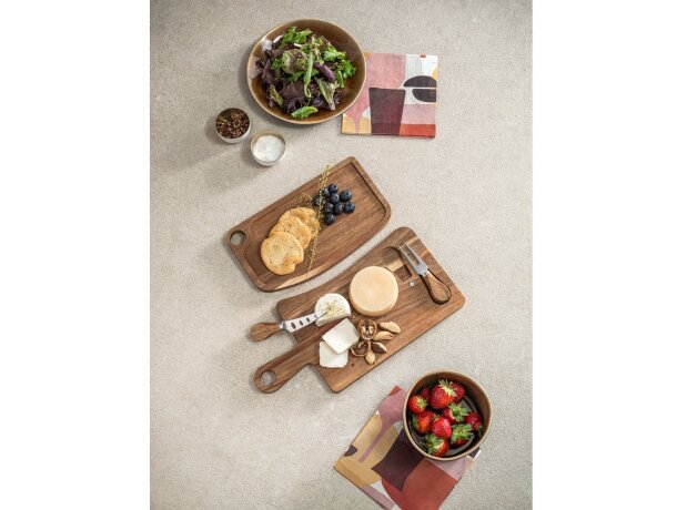 Tabla para quesos Cassia de madera de acacia con cubiertos detalle 3