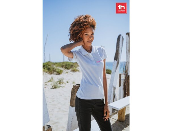 Polo mujer Berlin Women blanco algodón piqué manga corta detalle 1