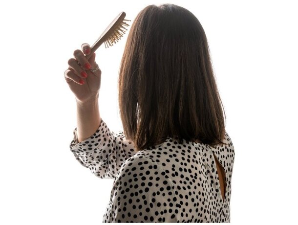 Cepillo para cabello dern de madera y bambú con cerdas naturales Natural detalle 7