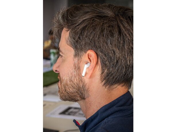 Auriculares inalámbricos Cobain con estuche de carga bambú y rABS detalle 2
