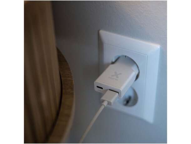 Cargador 33W Xtorm Go2 SlimLine con plástico reciclado Blanco detalle 5
