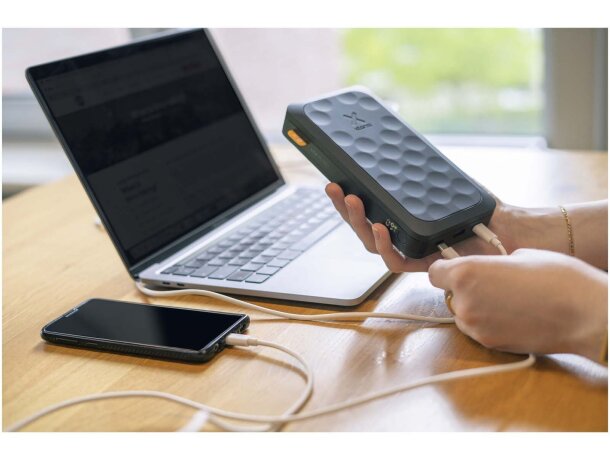 Batería externa Xtorm FS520 Fuel Series 20000 mAh detalle 11