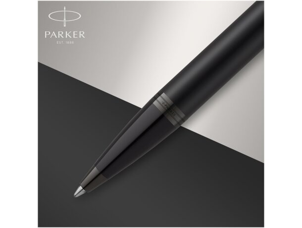 Bolígrafo Parker IM acero inoxidable con tinta Quinkflow azul Negro intenso detalle 4