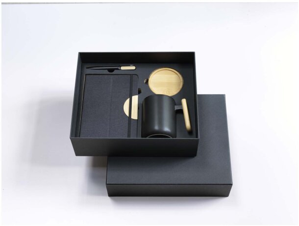 Set de regalo con libreta tapa dura A5 y bolígrafo Laura Negro intenso detalle 7