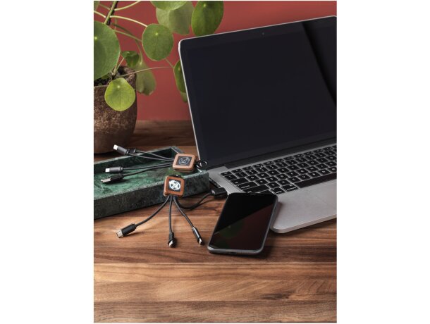 Cable carga 3 en 1 SCX.design bambú FSC con logo retroiluminado Madera/negro intenso detalle 5