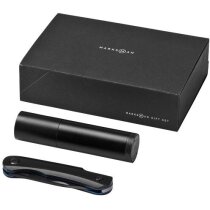 Set de regalo con navaja y linterna grabada negro intenso Set de regalo con navaja y linterna grabada negro intenso