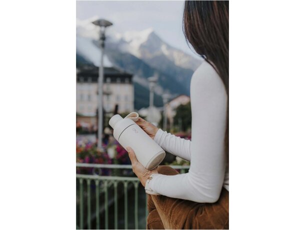 Botella Ocean Bottle 750ml con aislamiento al vacío sostenible detalle 14