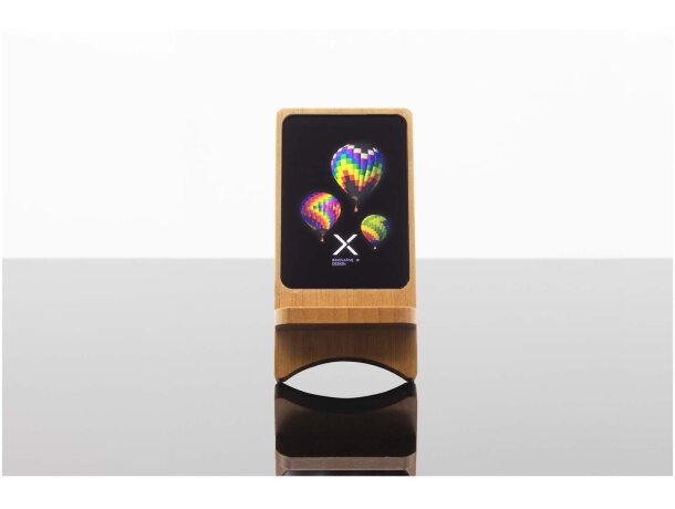 Cargador inalámbrico de madera SCX.design W16 con logo luminoso Madera detalle 4