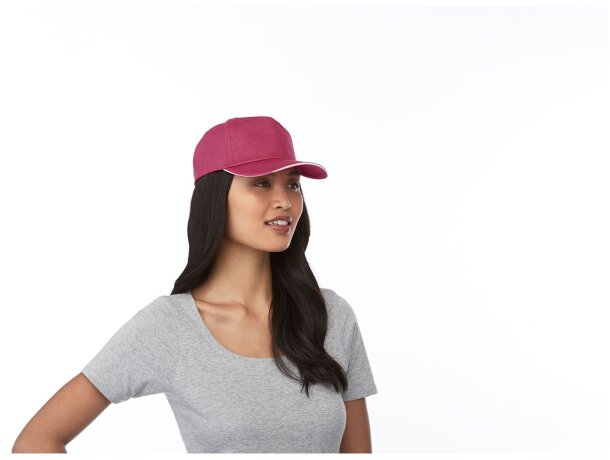 Gorra personalizable de 5 paneles con detalle de ribete Magenta detalle 4