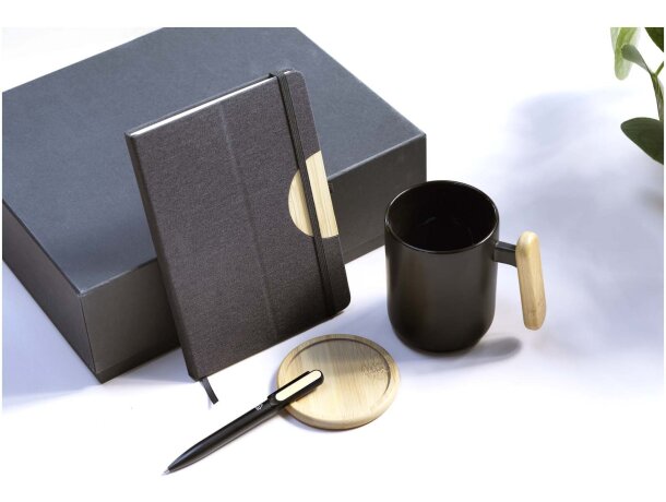 Set de regalo con libreta tapa dura A5 y bolígrafo Laura Negro intenso detalle 6