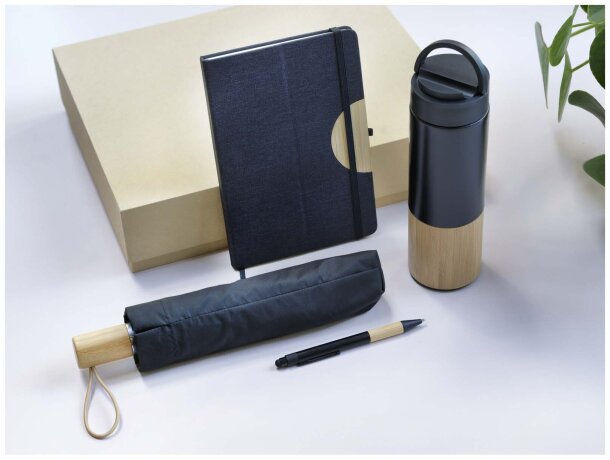 Set de regalo Carmen con libreta A5 y bolígrafo de bambú Negro intenso detalle 10