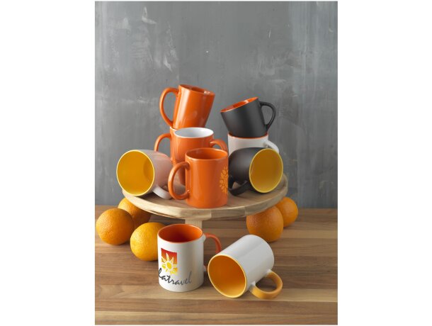 Taza cerámica Riviera 340ml mate con interior de color Negro intenso/naranja detalle 17