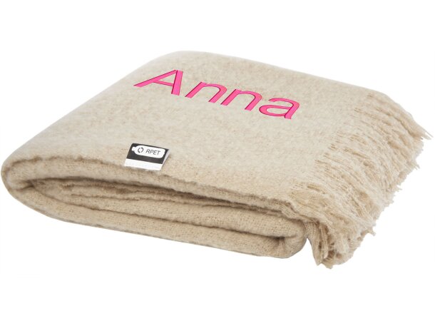 Manta sostenible Ivy de mohair y RPET con certificación GRS Beige detalle 2