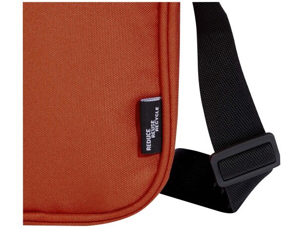 Bandolera reciclada certificada GRS Byron con cremallera detalle 38