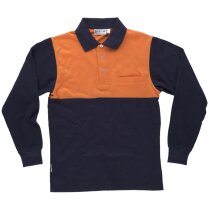 Polo manga larga con canesú combinado, un bolso de pecho.