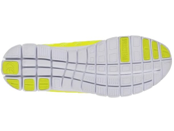 Zapatilla de deporte con rejilla en poliester amarillo a.v. merchandising