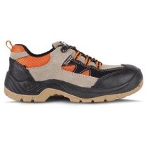 Zapato en piel con antideslizamiento y cordones Zapato en piel con antideslizamiento y cordones