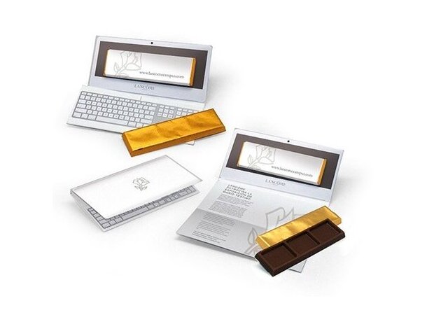 Díptico de ordenador portátil con chocolatina personalizada