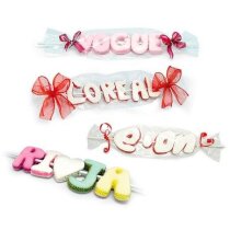 Brocheta de nube dulce con letras Amudalapalle