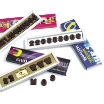 Caja de letras o números de chocolate personalizada