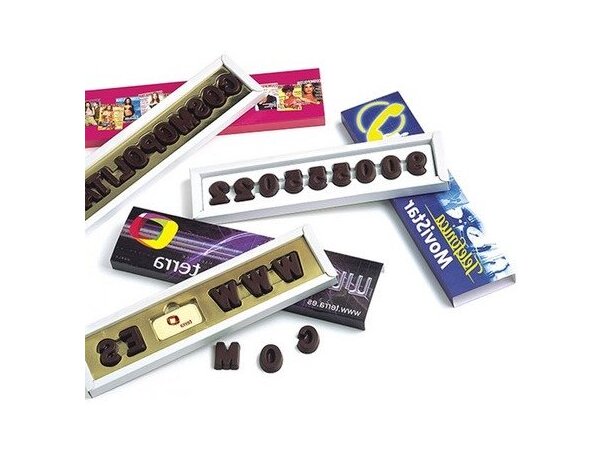 Caja de letras o números de chocolate