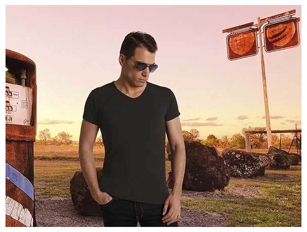 Camiseta cuello de pico de Valento Valento