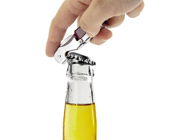 Abrebotellas con mango de madera grabado