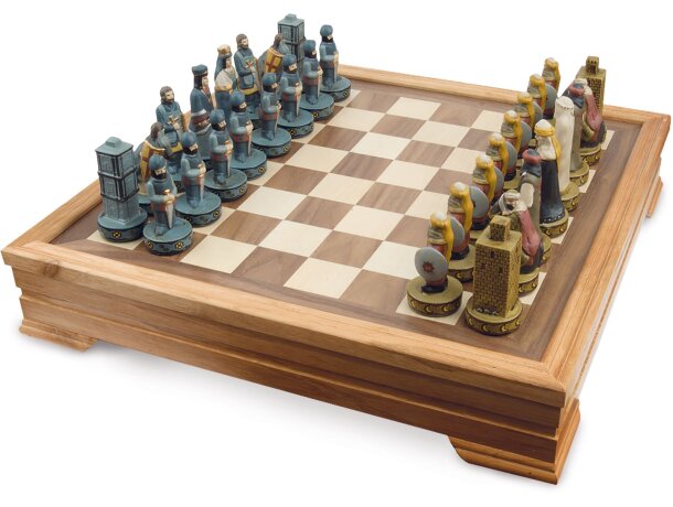 Ajedrez Reyes Católicos madera porcelana pintado a mano detalle 1