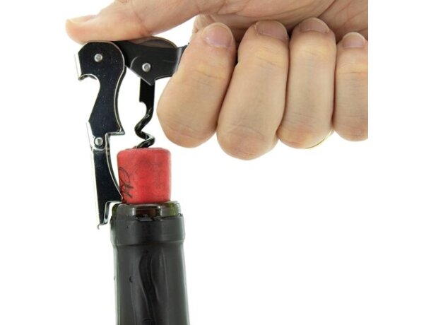 Set de vino 3 piezas Merlot con sacacorchos y dosificador detalle 2