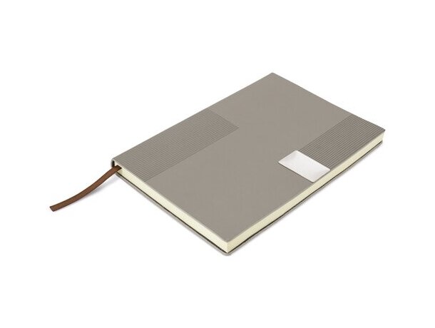 Libreta A5 Miletto RPET con textura relieve y chapa metálica Gris detalle 1
