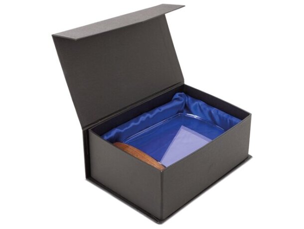 Trofeo Acrux de cristal con base decorativa y grabación láser detalle 3