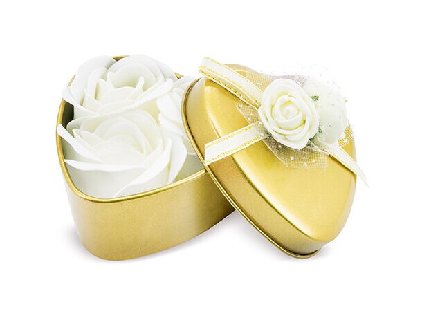 Estuche rosas heart blanco oro