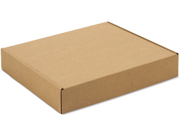 Caja kraft para camisetas con personalización flexográfica detalle 1