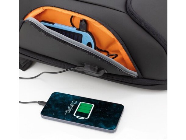 Mochila semirrígida Hofman con bolsillo antirrobo y USB detalle 12