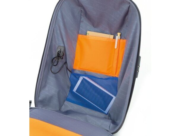 Mochila semirrígida Mayer Pierre Delone con puerto USB detalle 5