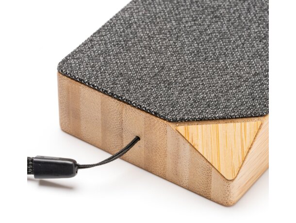Altavoz bluetooth Yunker con carga solar y bambú natural Crudo detalle 2