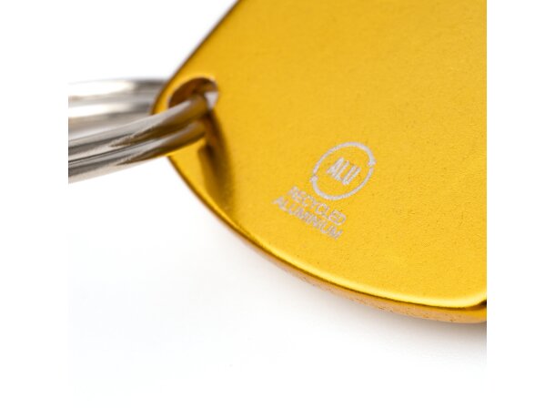 Llavero abridor Artois de aluminio reciclado Negro detalle 2