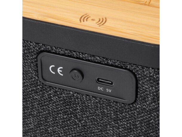 Altavoz bluetooth Bianki bambú con carga inalámbrica 15W Negro detalle 1