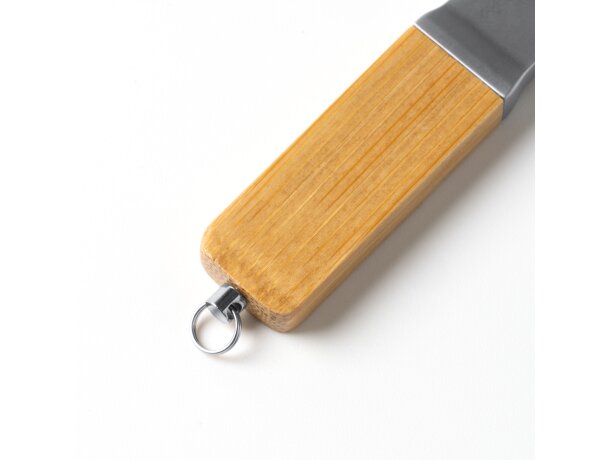 Memoria USB Netix 16GB bambú natural con puerto metálico Crudo detalle 1