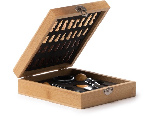 Set vino ajedrez Fresno bambú con accesorios y tablero integrado Crudo detalle 4