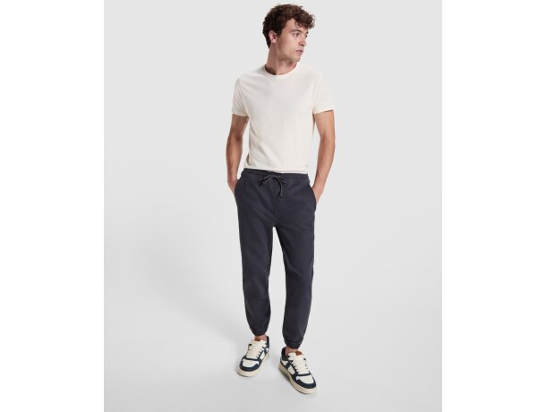 Pantalón jogger Flexar Roly con tejido stretch y puños ajustables Negro detalle 4