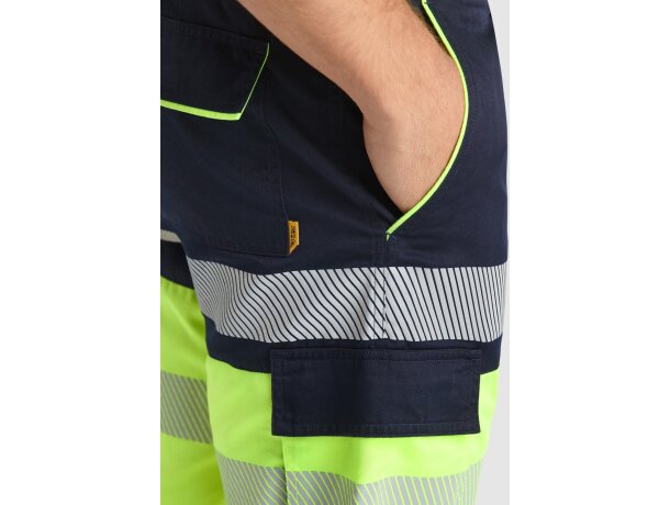 Bermuda Lada Roly alta visibilidad con bandas reflectantes Plomo/amarillo fluor detalle 2